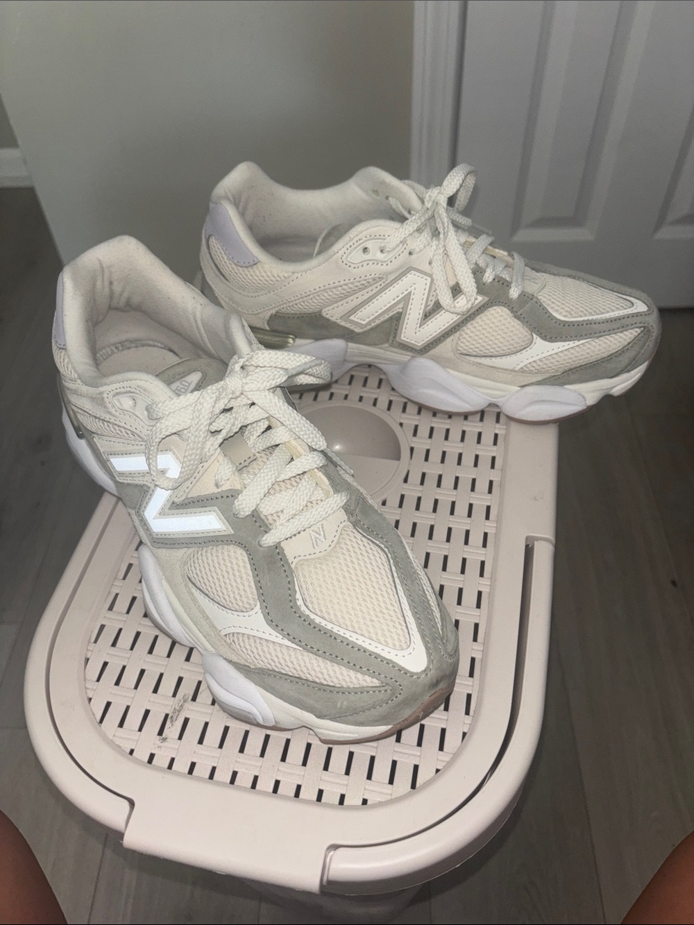 New Balance Women's Cream and Gray Chunky Lace-Up Sneakers